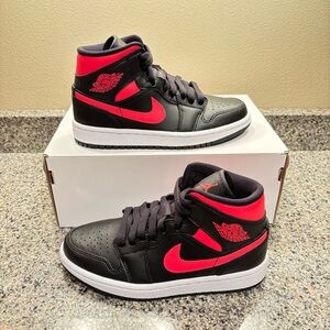 Women's Size 5 Jordan 1 Mid "Siren Red" Black/Siren Red-White (BQ6472 004)✅
